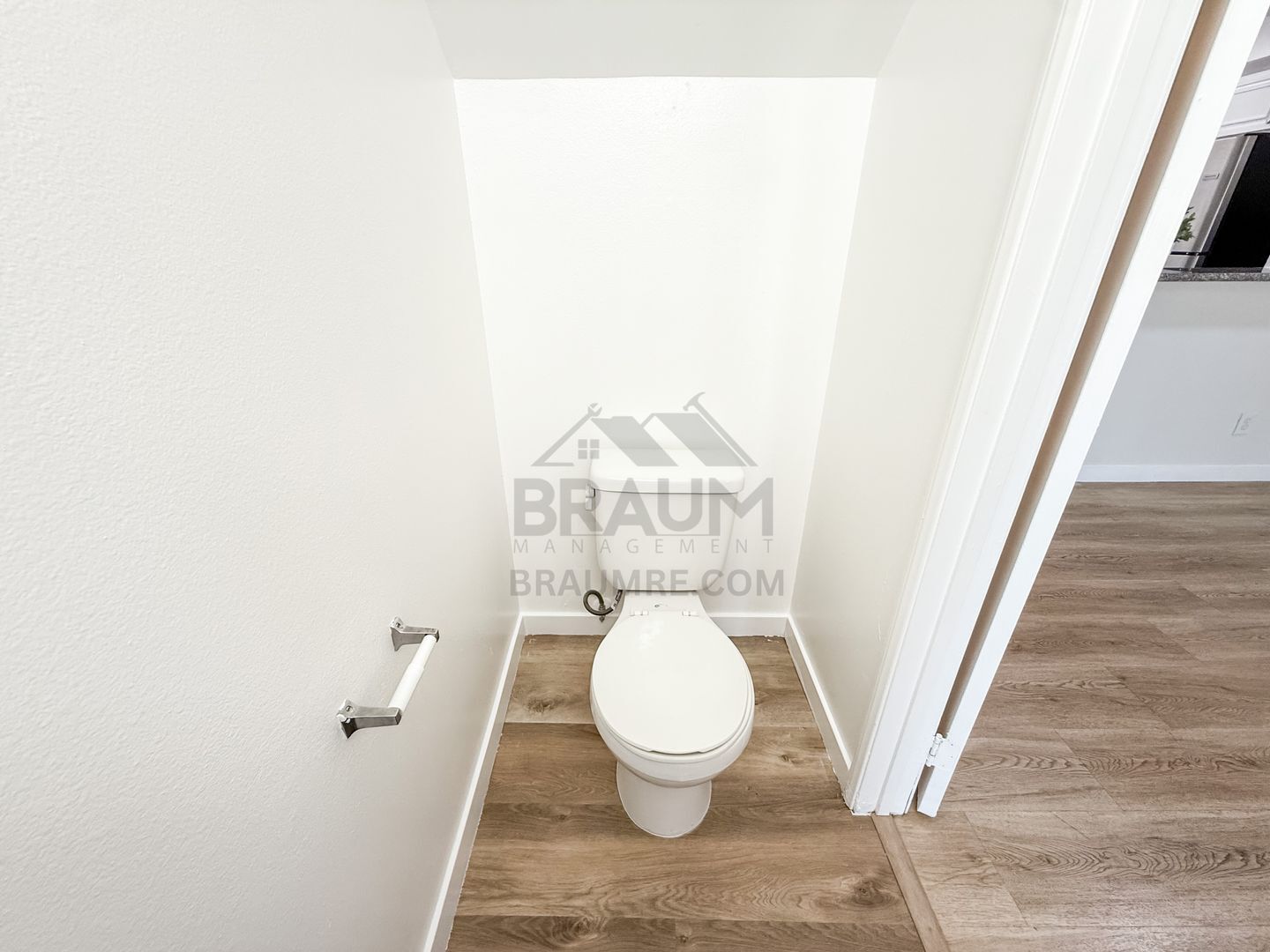 Building Photo - 11839 Burbank Blvd