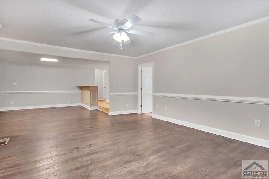 Building Photo - 155 Dwight Rd