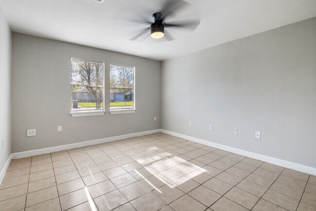 Building Photo - Great 3 Bedroom Single Family in Angleton