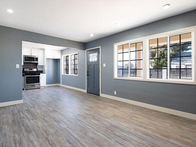 Building Photo - 44202 Heaton Ave