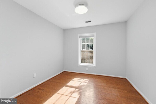 Building Photo - 5705 Brewer House Cir