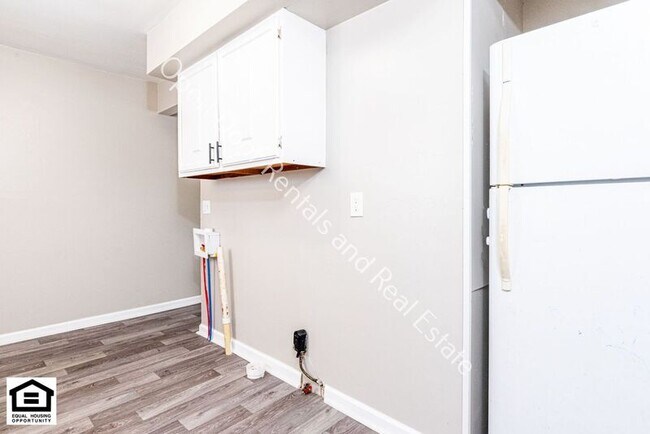 Building Photo - 229 E William St