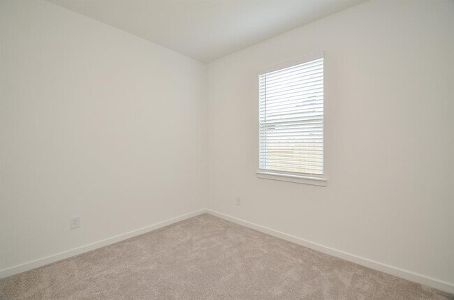 Building Photo - 9730 Burlington Bristol Dr