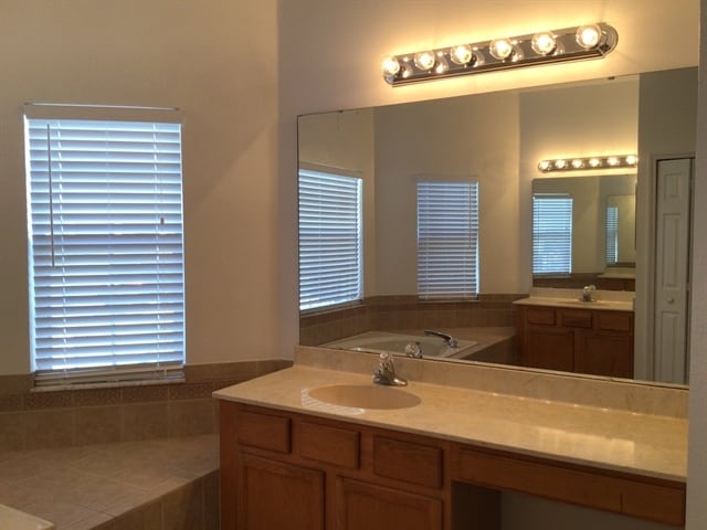 Building Photo - 4316 Heliotrope Loop