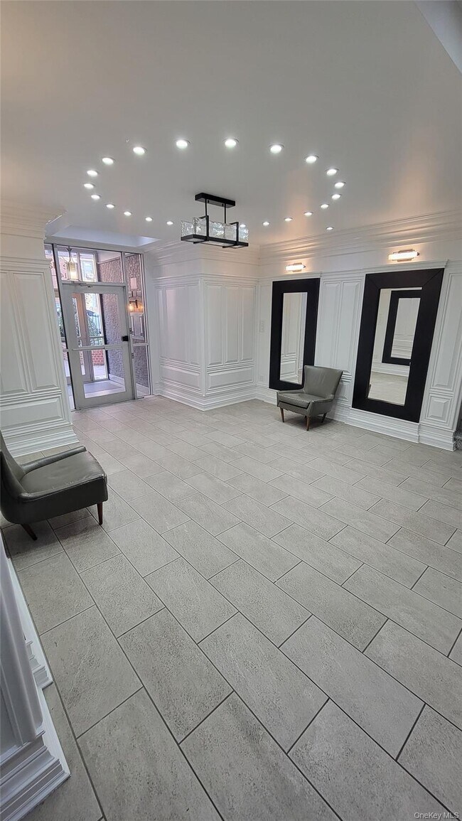 Building Photo - 141-60 84th Rd