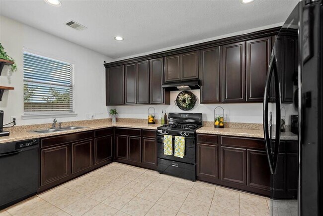 Building Photo - 914 Bandon Ln