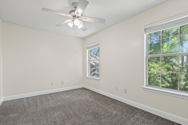 Building Photo - 27572 Claiborne Cir