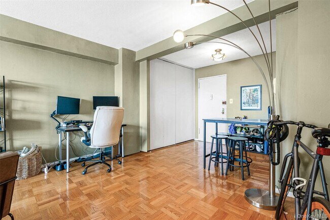 Building Photo - 107-40 Queens Blvd