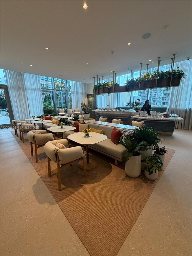 Building Photo - 77 SE 5th St