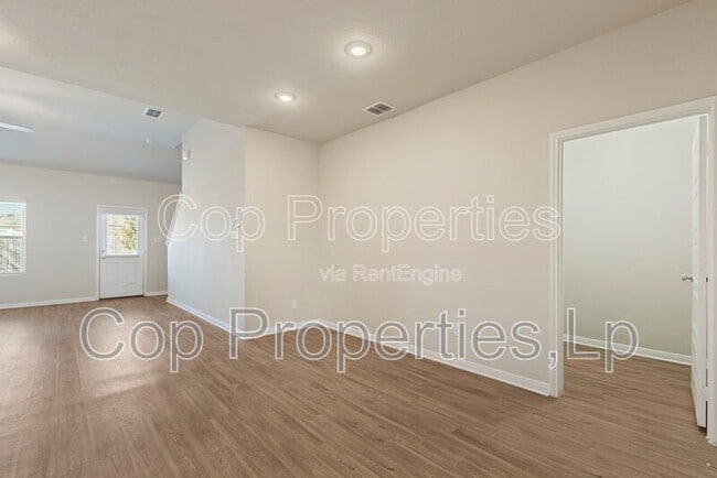 Building Photo - 5103 Topaz Bnd