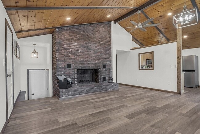 Building Photo - 23 Laurie Ln