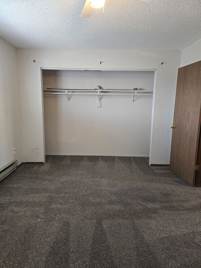 Building Photo - 1 Bed 1 Bath Apt.