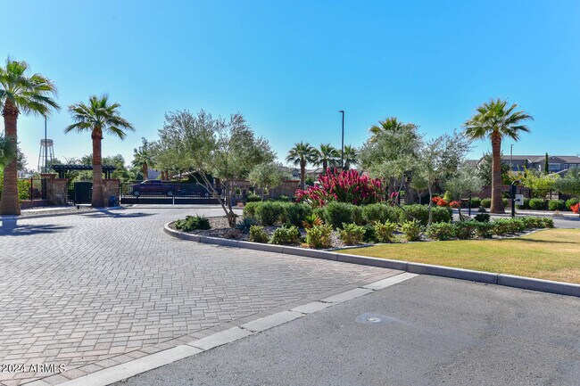 Building Photo - 4077 S Sabrina Dr