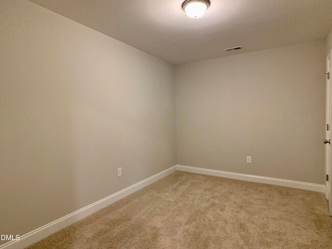 Building Photo - 672 Barneswyck Dr