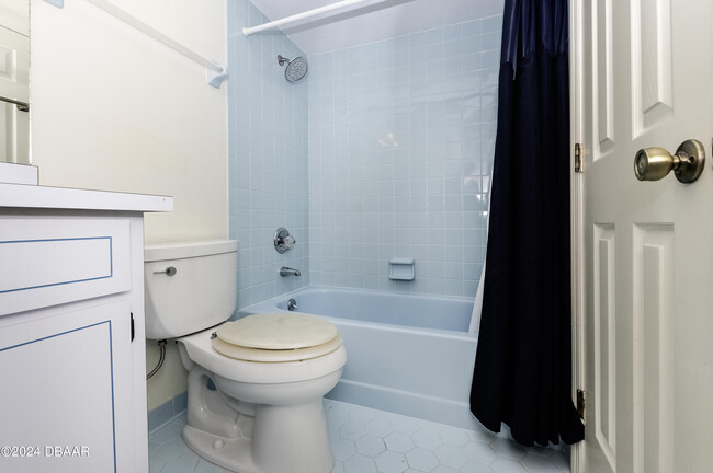 Building Photo - 145 Riverwalk Ct