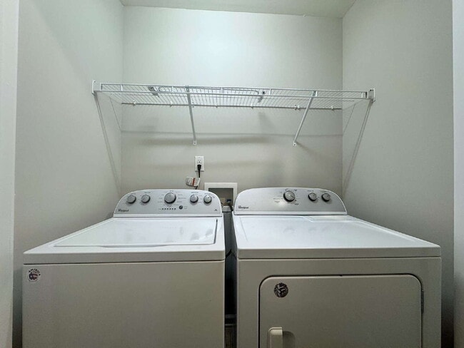 Building Photo - Modern 2 Story Townhome in Brightleaf Comm...
