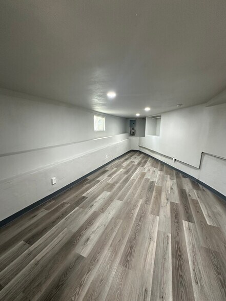 Building Photo - 2339 Van Ness Ave