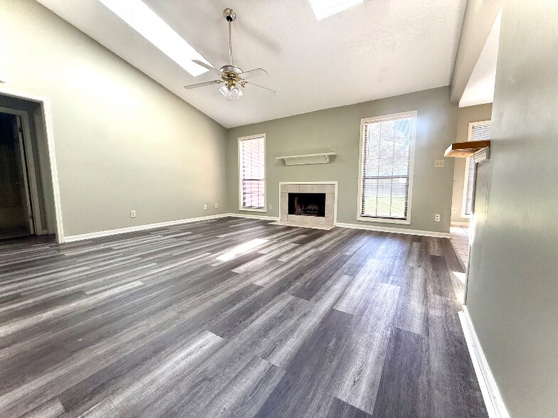 Building Photo - 7067 Runnymede Dr
