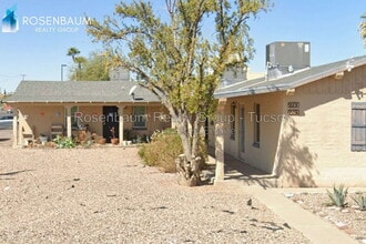 Building Photo - 1715 N Village Dr