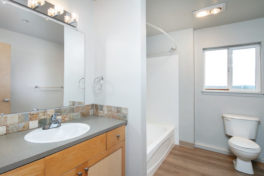 bathroom - 323 W Republican St