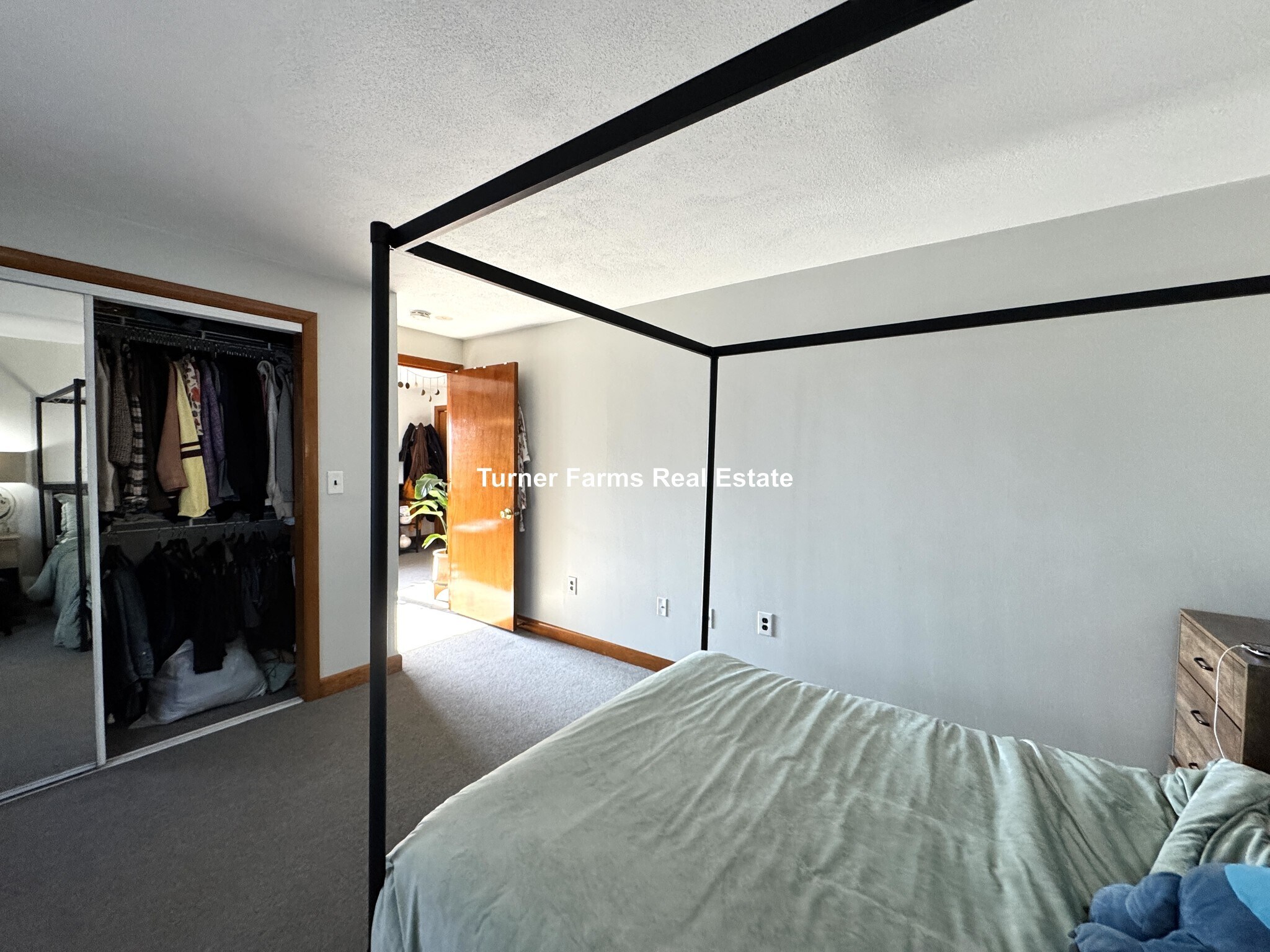 Building Photo - 10 Garfield Ave