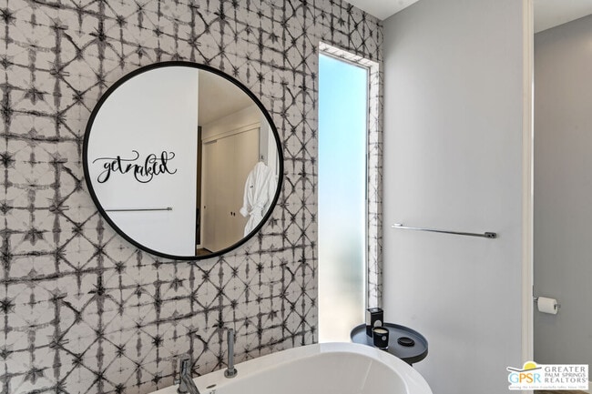 Building Photo - 949 Bernardi Ln