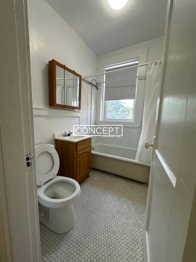 Building Photo - 231 Park Dr. Unit 32GC