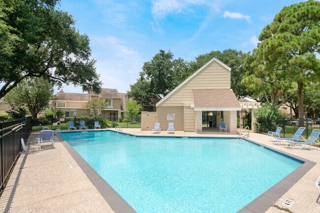 Building Photo - 11681 Village Pl Dr
