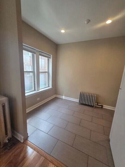 Building Photo - 5545 N Magnolia Ave