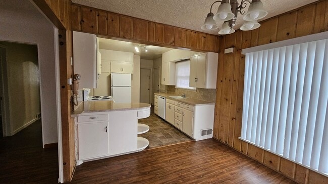 Building Photo - 3 Bed, 1 Bath House in Downtown Coeur d'Alene