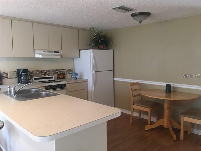 Building Photo - 18306 FL-44