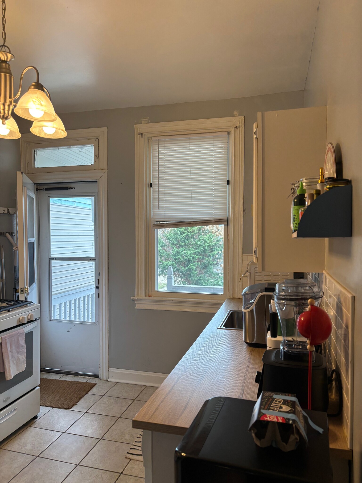 Building Photo - 127 2nd St