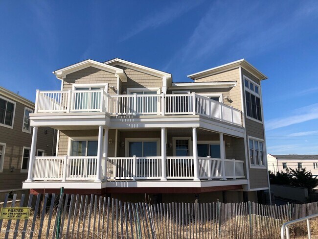 Building Photo - 209 Beach Front