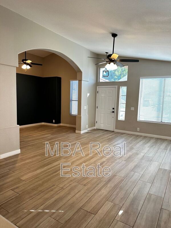 Building Photo - 1722 S Gilmore Cir