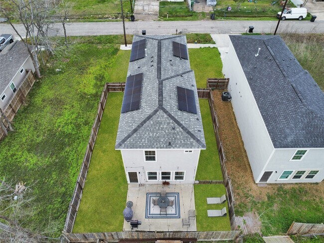 Building Photo - 7950 Blue St
