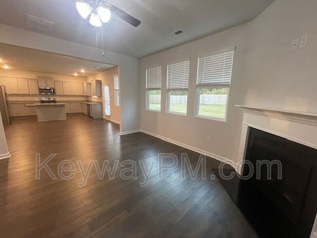 Building Photo - 532 Myrtle Crst