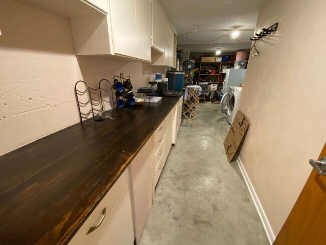Building Photo - Spacious 5-Bedroom Home with Stunning View...