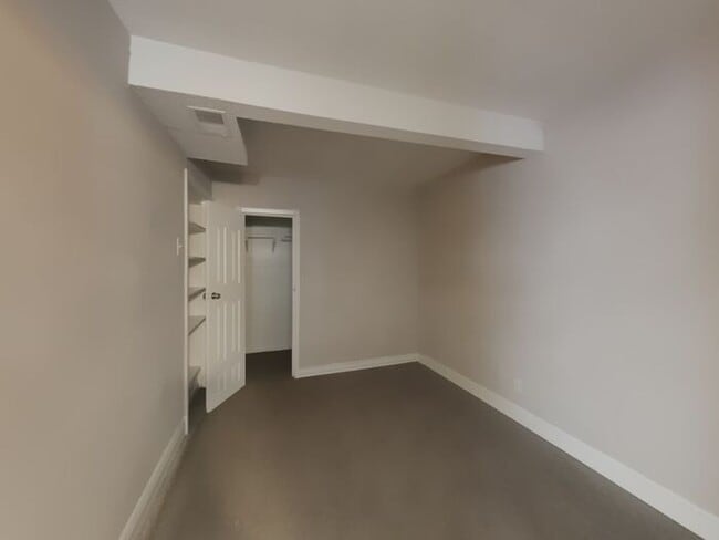 Building Photo - No Application Fee* Plus $250 Off First & ...