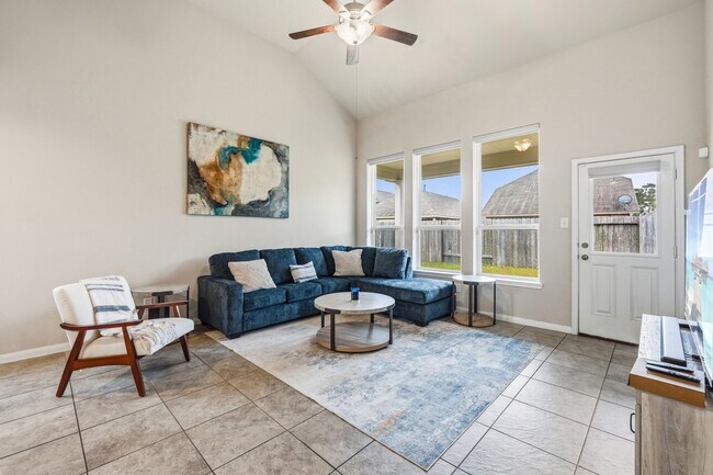 Building Photo - 17606 Virlogeux Ln