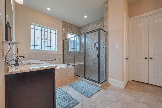 Building Photo - 25618 British Pine court