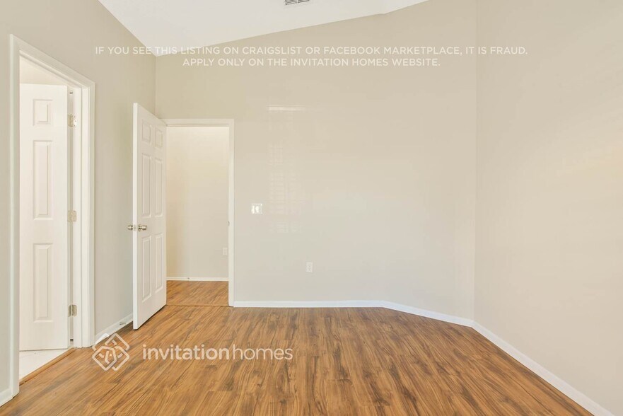 Building Photo - 1028 Florida Holly Dr