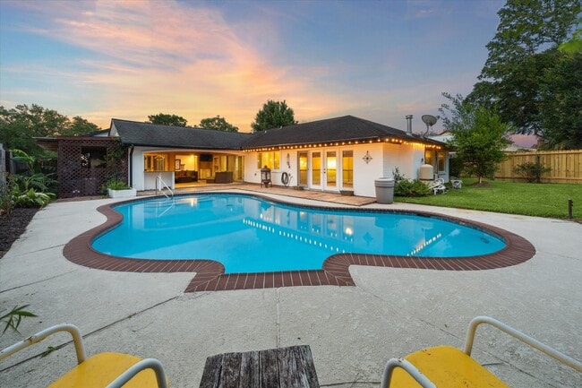 Building Photo - 18618 Point Lookout Dr