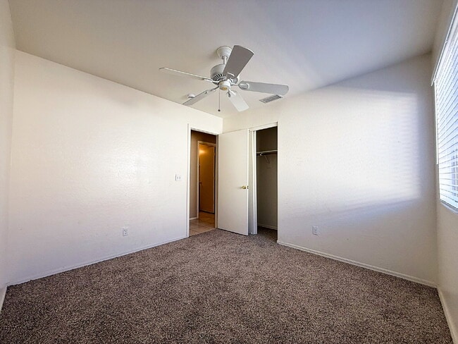 Building Photo - Well-maintained single-story home in the desirable Ashton Ranch community of Surprise.