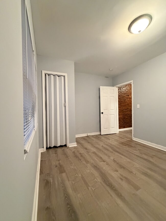 Building Photo - 1617 Darley Ave