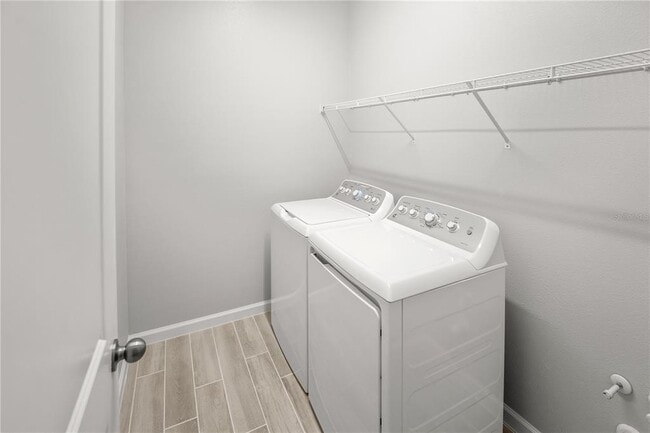 Building Photo - 1367 Mount Royal Dr