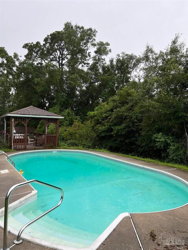 Building Photo - 5425 Westwood Dr