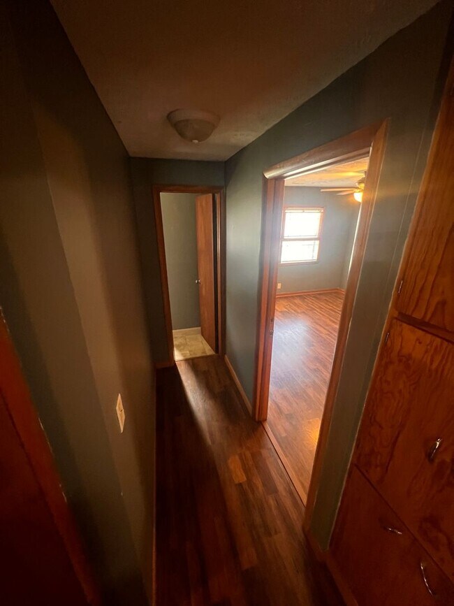 Building Photo - 1112 Plum St