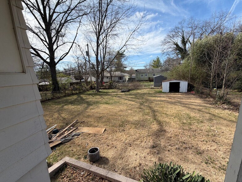 Building Photo - 1120 Highmont Dr