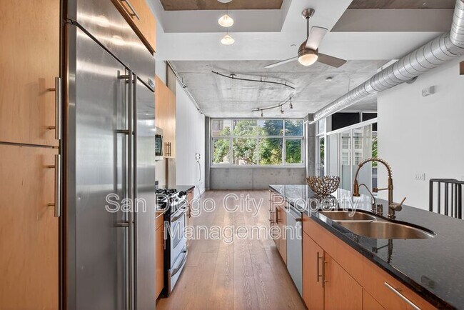 Building Photo - 1025 Island Ave