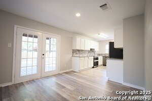 Building Photo - 9519 Braun Square